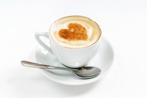 arte latte em cima do copo branco, close-up
 - Foto, Imagem