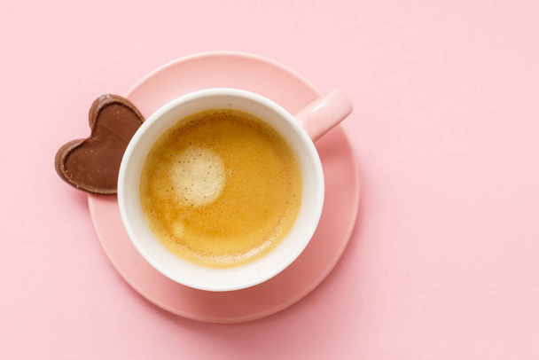 coffee with chocolate heart, close up - Φωτογραφία, εικόνα