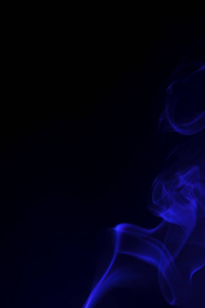 έγχρωμο καπνός σε μαύρο φόντο - Φωτογραφία, εικόνα