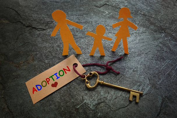 Paper family gold Adoption key - Foto, Imagem