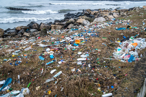 Het probleem van de vervuiling en de ecologie van de kust en de oc - Foto, afbeelding