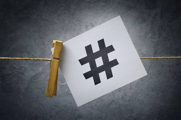 Hashtag használják a szociális média weboldalak és alkalmazások címkeként vírus web hálózati média marketing trend koncepció - Fotó, kép
