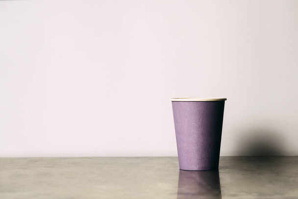 Paper cup on the table - Φωτογραφία, εικόνα