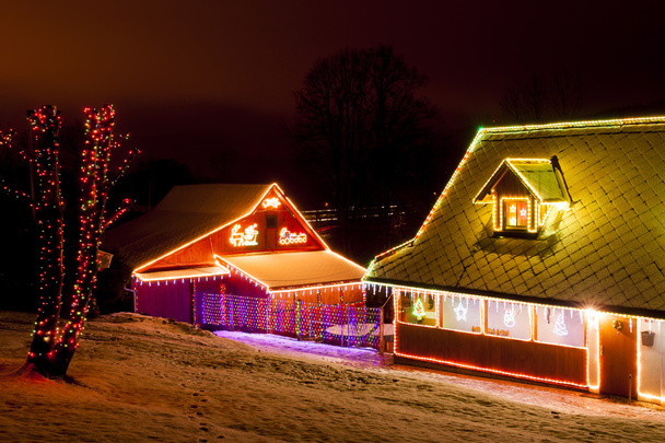 Casas en invierno en Navidad, República Checa
 - Foto, Imagen