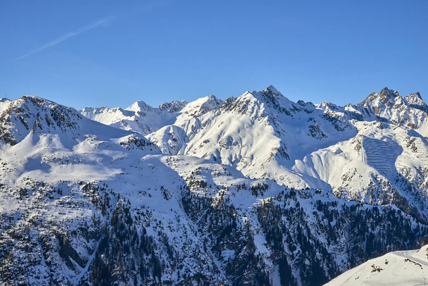 Silvretta Alpes vista de invierno (Austria
) - Foto, imagen