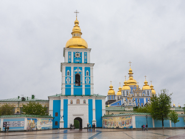 Monasterio de la Cúpula Dorada de San Miguel. Kiev
 - Foto, imagen