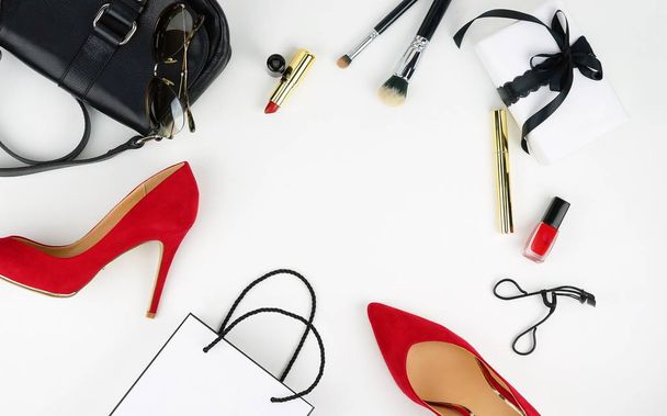Female fashionable stylish accessories and cosmetics. Beauty blog concept. Flat lay. Copy space - Φωτογραφία, εικόνα