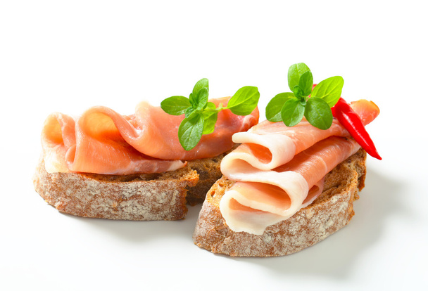 sanduíches prosciutto rosto aberto
 - Foto, Imagem