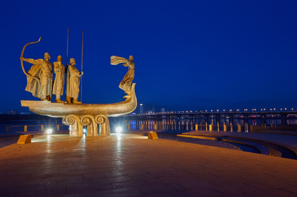 Założyciele Kijowa pomnik - Zdjęcie, obraz