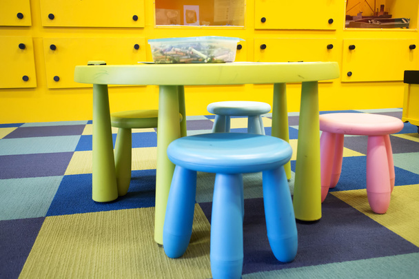 Sala de juegos para niños coloridos
 - Foto, imagen