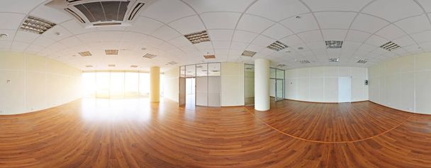 sphärische 360-Grad-Panoramaprojektion, Panorama im Inneren leerer Raum in modernen flachen Wohnungen. - Foto, Bild