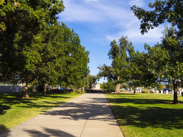 Park at State Capitol in Oklahoma City - Zdjęcie, obraz