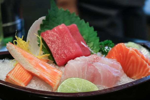 Sashimi en el plato, comida japonesa. - Foto, Imagen