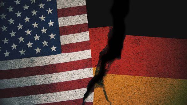 Vereinigte Staaten gegen Deutschland Fahnen an rissiger Mauer - Foto, Bild