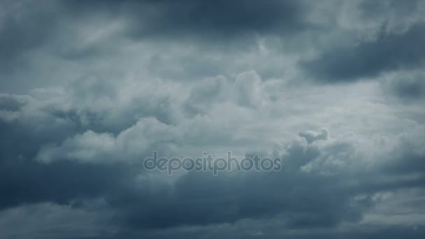 Clouds tváření dramatické obloze - Záběry, video