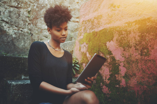 African American woman with digital tablet - Fotoğraf, Görsel