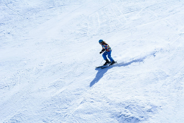 crazy lady doing snowboarding - Foto, Imagen
