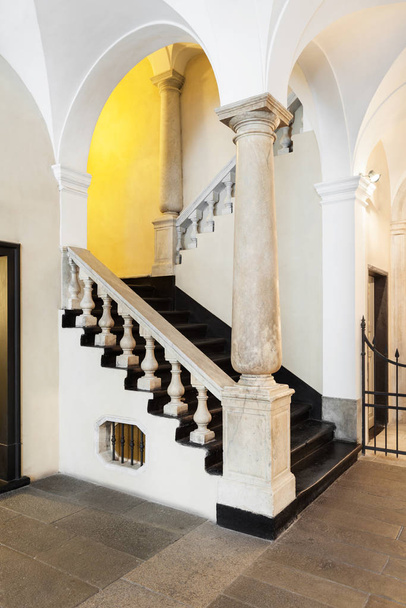Great entrance of a italian historical building - Photo, image