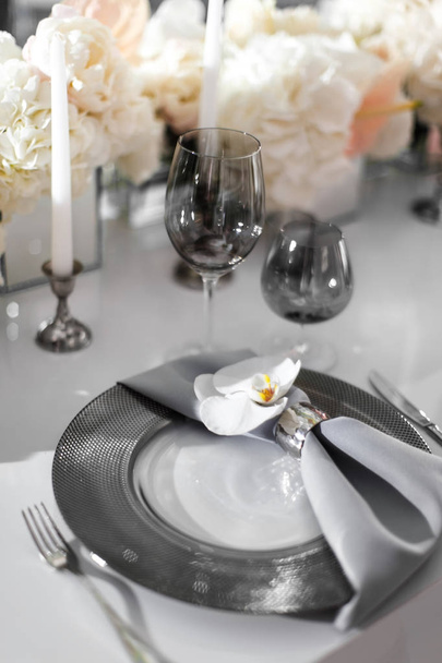 ensemble de table pour mariage ou un autre dîner d'événement traiteur - Photo, image