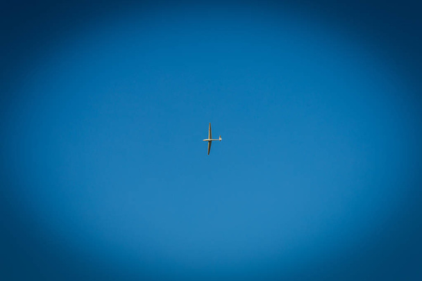 bílé letadlo - Fotografie, Obrázek