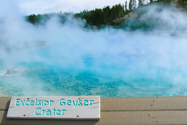 Το Excelsior Geyser πάρκο Yellowstone  - Φωτογραφία, εικόνα