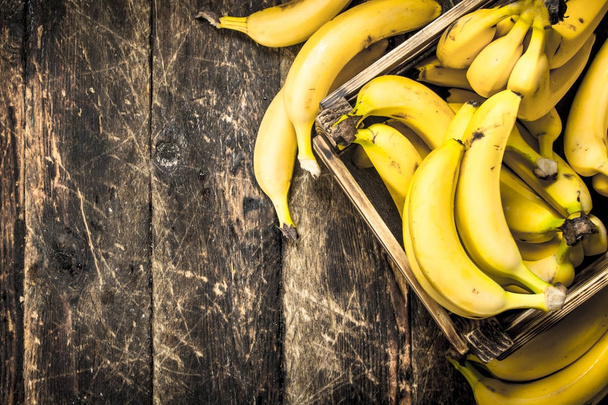 box of fresh bananas. - Fotografie, Obrázek