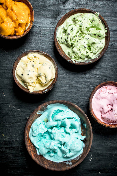 variety of fruit ice cream in a bowl. - Foto, imagen