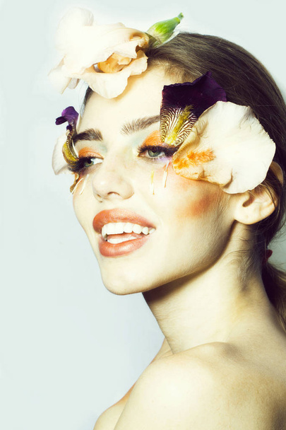 Girl with floral makeup - Φωτογραφία, εικόνα