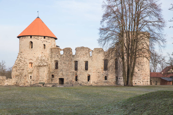 Παλιό κάστρο σε Cesis, Λετονία. Ιστορικό κτιρίου. - Φωτογραφία, εικόνα