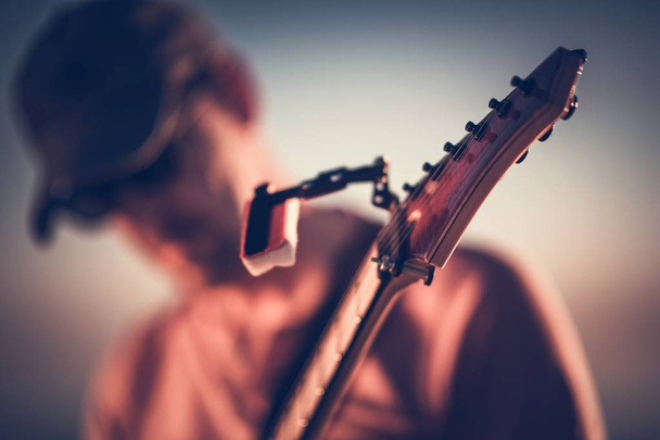 Elektrische gitaar spelen Closeup - Foto, afbeelding