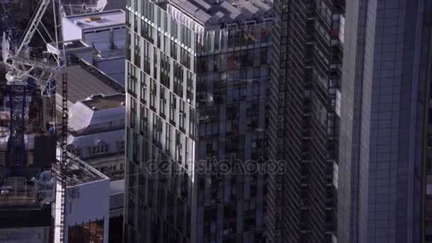 4K Aerial view of iconic buildings and  skyscrapers in London's financial district - Záběry, video