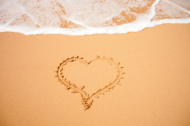 Heart on the sand - 写真・画像