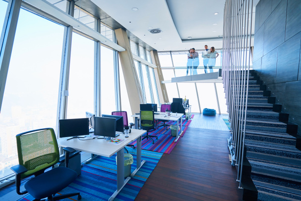 Startup üzleti emberek csoport munka mindennapi munkáját modern irodában - Fotó, kép