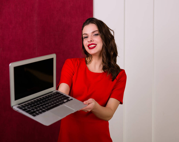laptop tartó női - Fotó, kép