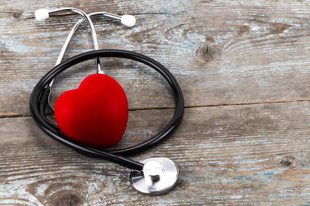Campagne de la Journée mondiale de la santé avec cœur d'amour rouge et docto médical
 - Photo, image