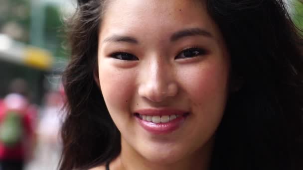 Muotokuva nuori aasialainen tyttö
 - Materiaali, video