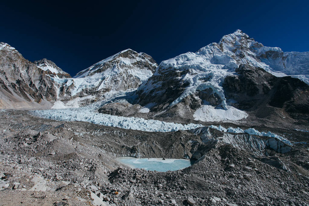 Amazing mountains on Himalayas - Nepal. - Foto, Imagen
