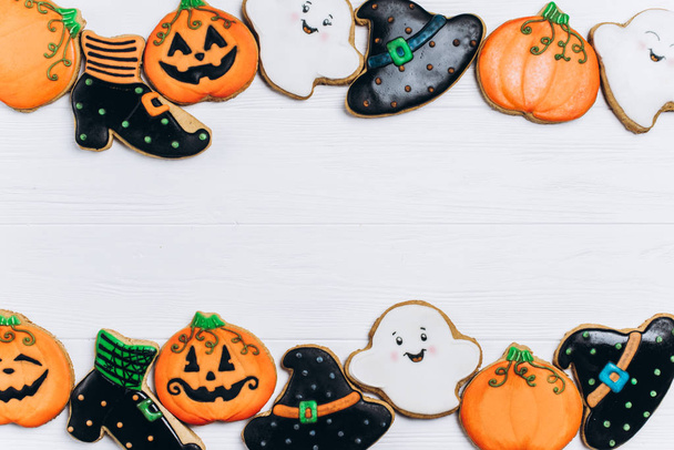 Masada Cadılar Bayramı için komik lezzetli zencefilli bisküvi. üstten yatay görünüm - Fotoğraf, Görsel