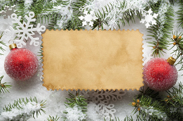 Різдвяний фон - чистий паперовий лист, ваучери, сніжинки
 - Фото, зображення