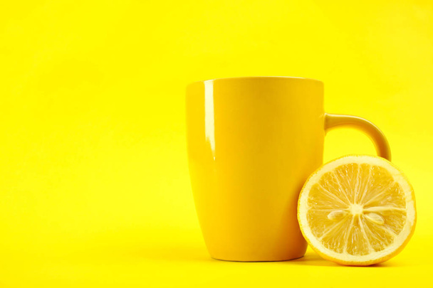 Свежие спелые лимоны
 - Фото, изображение