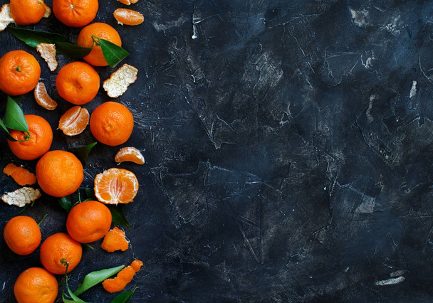 Mandarinas con hojas
  - Foto, Imagen