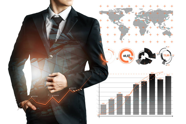 Бизнесмен в темном костюме смотрит на голограмму графики, рост бизнеса, положительную тенденцию. Светлый фон. Смешанные медиа
 - Фото, изображение