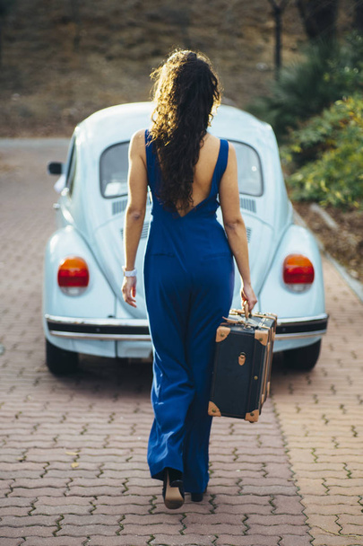 beautiful woman with suitcase and car - Фото, изображение