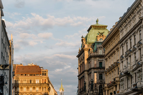 Vista panorámica de la calle Graben en Viena
 - Foto, Imagen