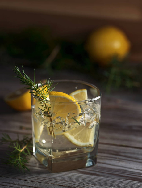 Cocktail con Gin
.  - Foto, immagini