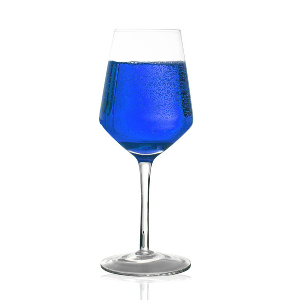 glass of cocktail in white background - Fotografie, Obrázek