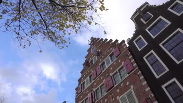 Edifício típico holandês
 - Filmagem, Vídeo