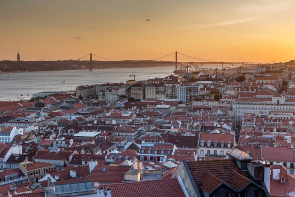 Lisboa es la capital y la ciudad más grande de Portugal
 - Foto, imagen