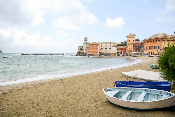 Sestri Levante Italian Rivieralla, Liguria: Näkymä historialliseen vanhaan kaupunkiin ja Baia del Silenzion rannalle - Hiljaisuuden lahti, Italia Eurooppa
 - Valokuva, kuva
