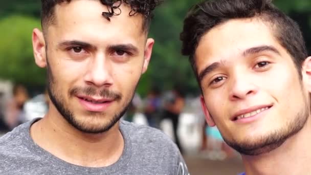 Portrét pár/přátelé gayů - Záběry, video